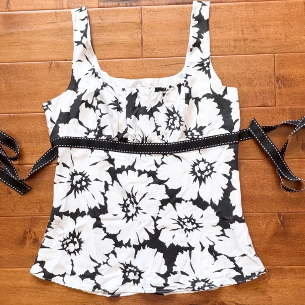 White House Black‎ Market 100% Silk Floral Top L Empire-Waist